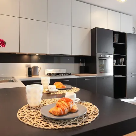 Apartment 7th Floor - Porta Nuova *